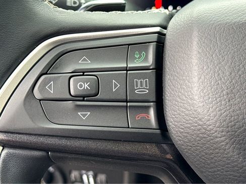 Used 2021 Jeep Grand Cherokee L Laredo image 17