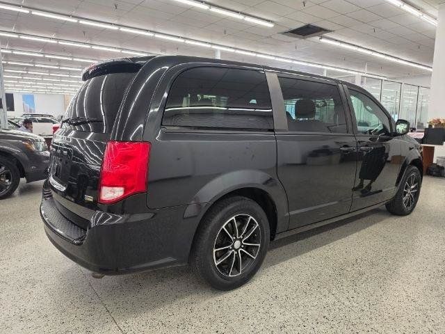 Used 2018 Dodge Grand Caravan SE FWD image 5