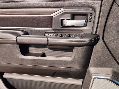 New 2026 RAM 2500 Laramie AWD/4WD image 19