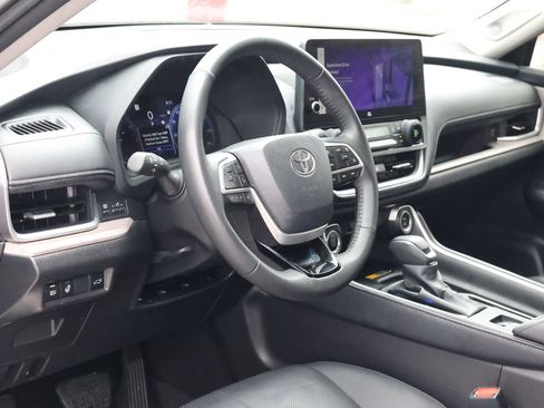 Used 2026 Toyota Grand Highlander AWD image 15