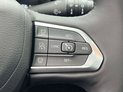 Used 2025 Jeep Compass Limited w/ Elite Group AWD/4WD image 22