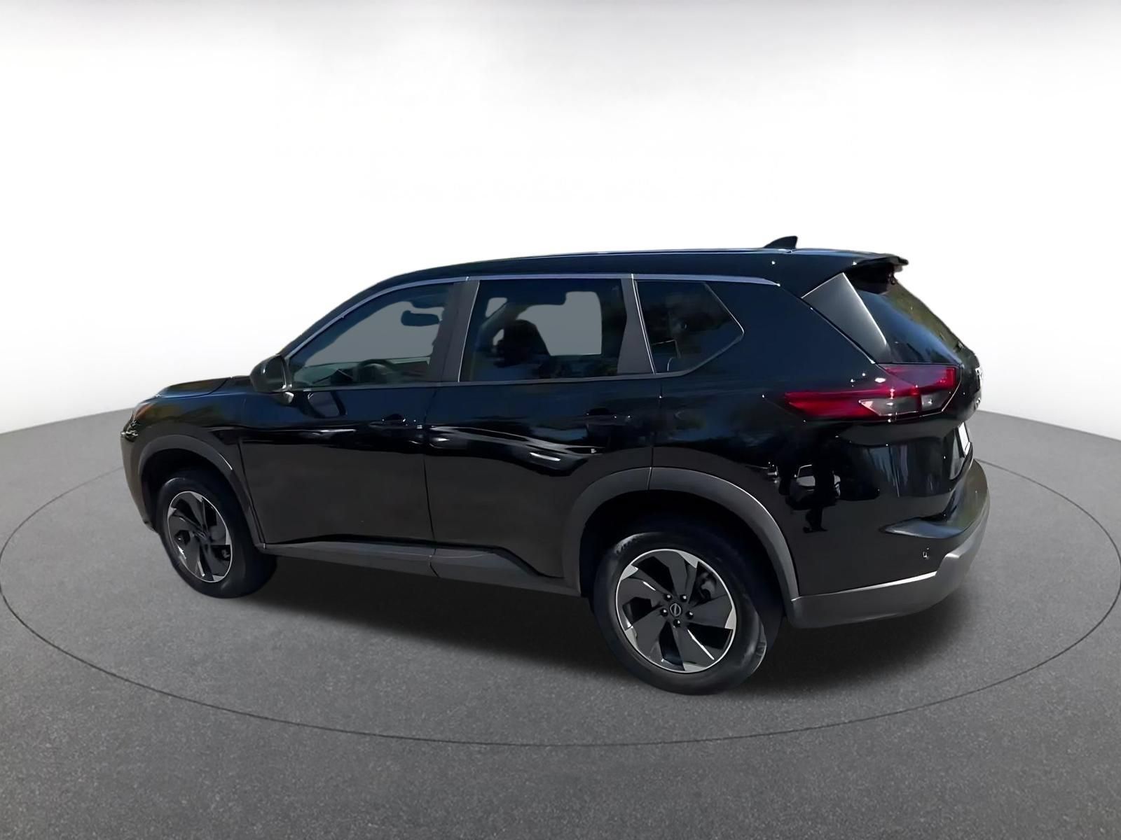 Used 2025 Nissan Rogue SV AWD/4WD image 10