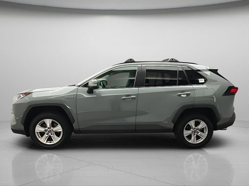 Used 2020 Toyota RAV4 XLE w/ Convenience Package AWD/4WD image 3