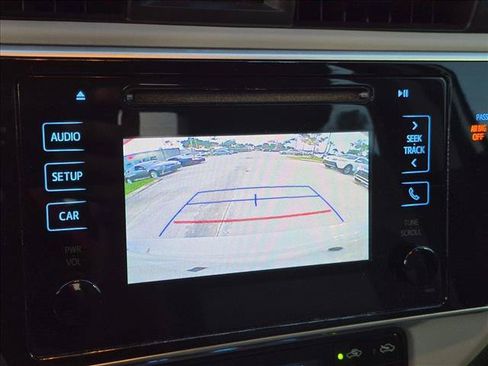Used 2018 Toyota Corolla LE FWD image 16