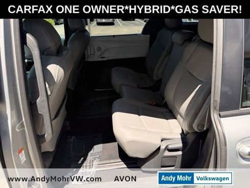 Used 2025 Toyota Sienna XLE FWD image 19