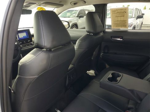 Certified 2023 Toyota Corolla Cross XLE image 11