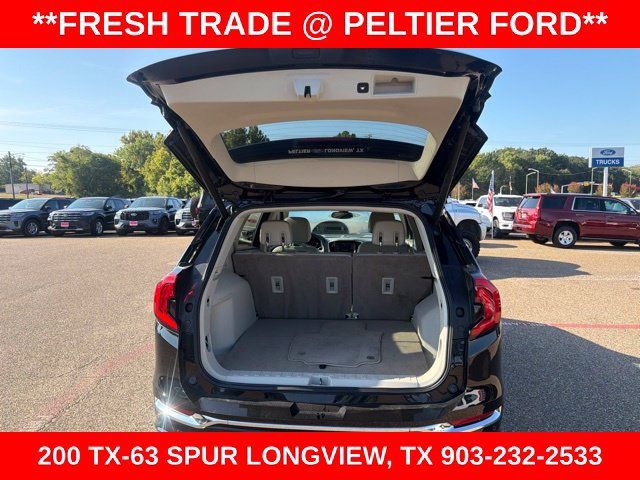 Used 2020 GMC Terrain Denali w/ Denali Premium Package FWD image 11