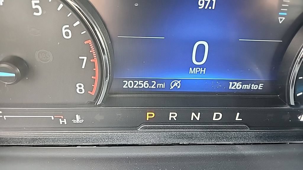 Used 2024 Ford Explorer XLT w/ Equipment Group 202A AWD/4WD image 10