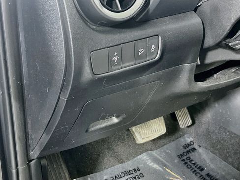 Used 2023 Hyundai Kona SE AWD/4WD image 10