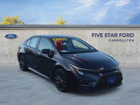 Used 2024 Toyota Corolla SE FWD image 2