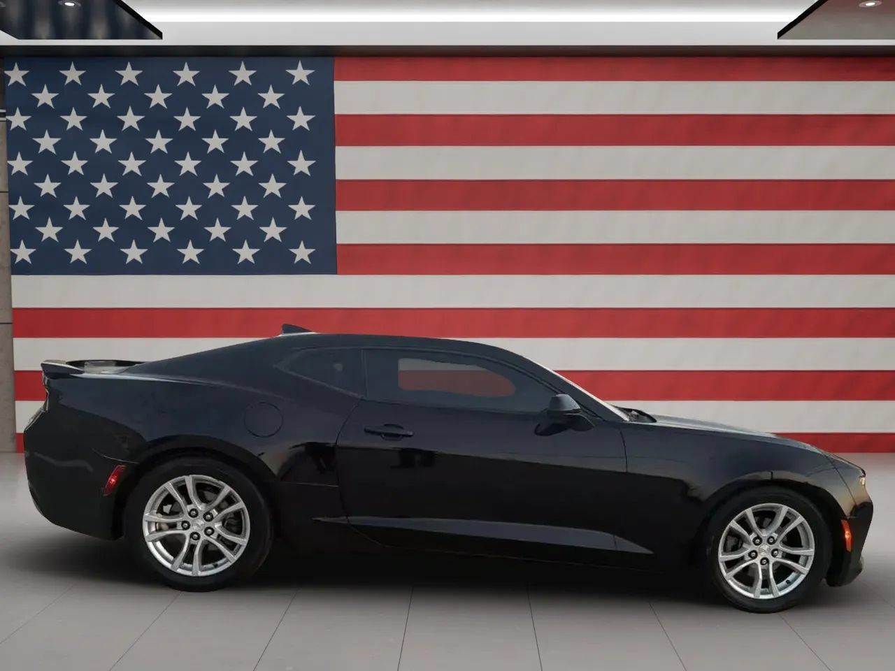 Used 2016 Chevrolet Camaro LT RWD image 5