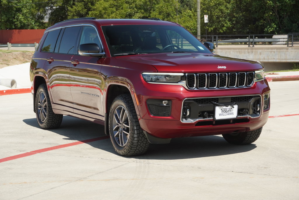 Used 2024 Jeep Grand Cherokee L Overland w/ Advanced Protech Group III AWD/4WD image 7
