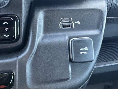 Used 2024 RAM ProMaster 3500 image 32