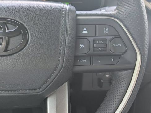 Used 2025 Toyota Tundra Limited AWD/4WD image 22