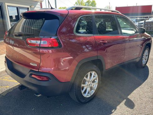 Used 2014 Jeep Cherokee Latitude w/ Cold Weather Group AWD/4WD image 5