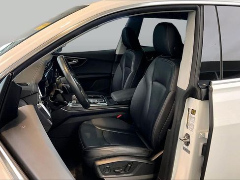 Certified 2023 Audi Q8 Premium w/ Convenience Package AWD/4WD image 8