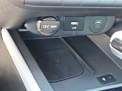 New 2026 Hyundai Elantra Limited image 32