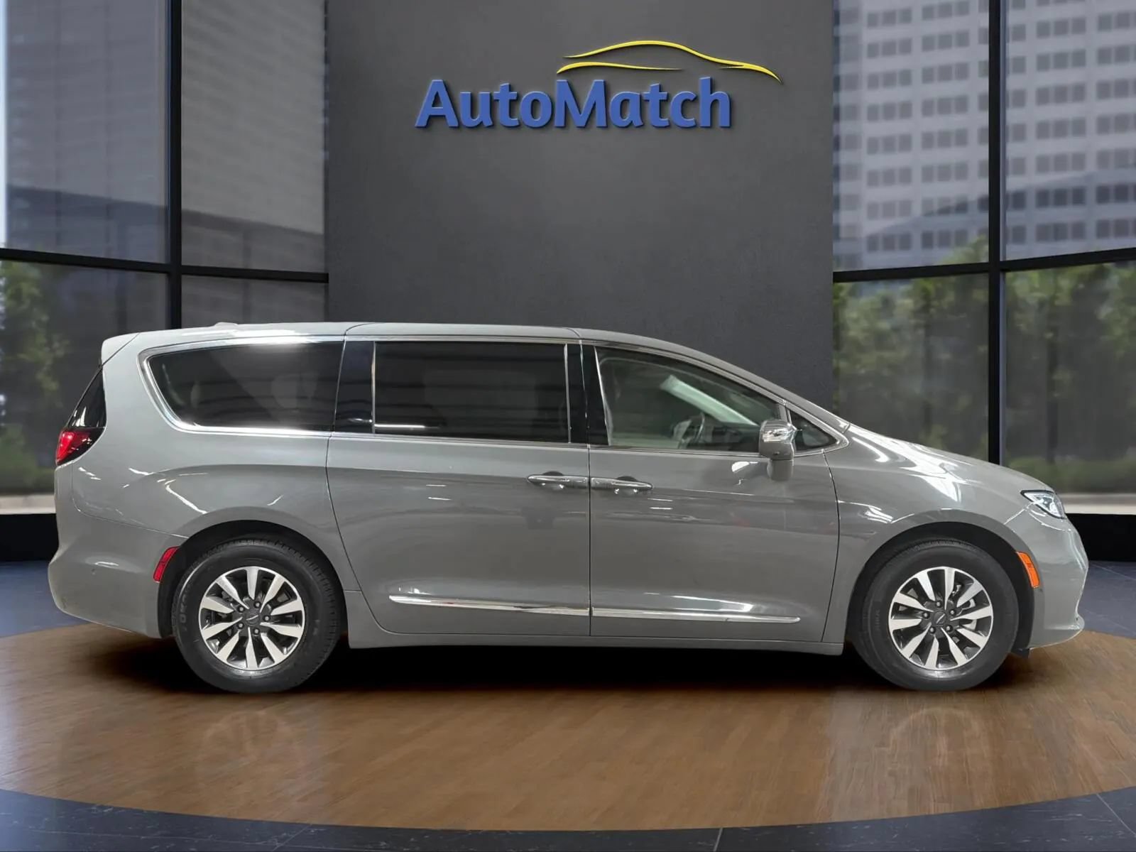 Used 2022 Chrysler Pacifica Limited FWD image 13