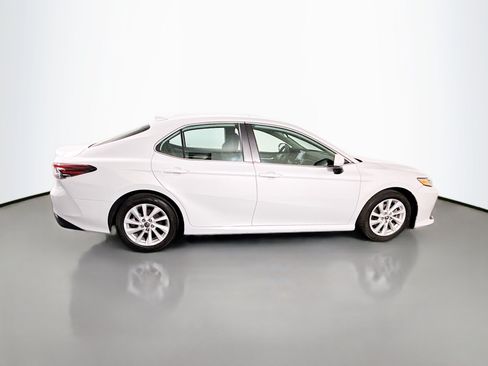Used 2022 Toyota Camry LE FWD image 11