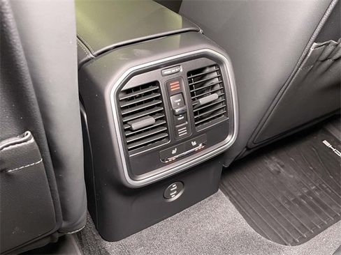 New 2026 Porsche Macan Turbo image 25