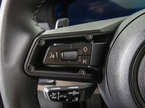 Used 2025 Porsche 911 Carrera image 17