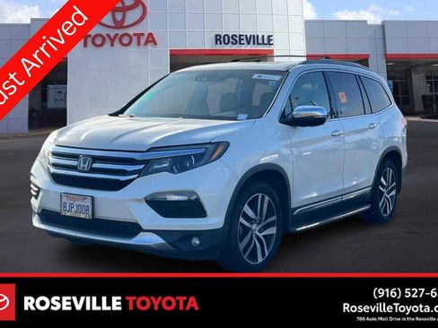 Used 2018 Honda Pilot Elite image 1