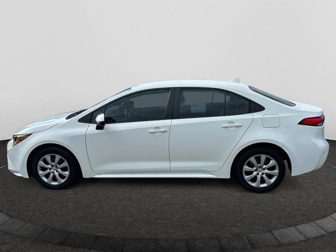 Used 2024 Toyota Corolla LE image 2