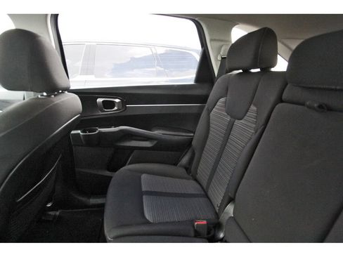 Used 2022 Kia Sorento LX FWD image 12