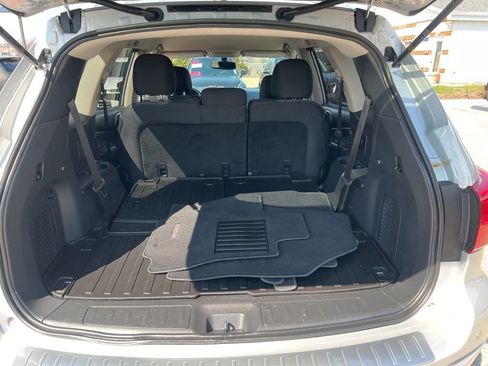 Used 2018 Nissan Pathfinder SV w/ Cargo Package image 11