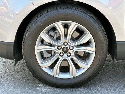 Used 2024 Ford Edge Titanium AWD/4WD image 6