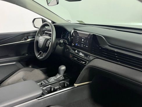 Used 2026 Toyota Camry LE image 32