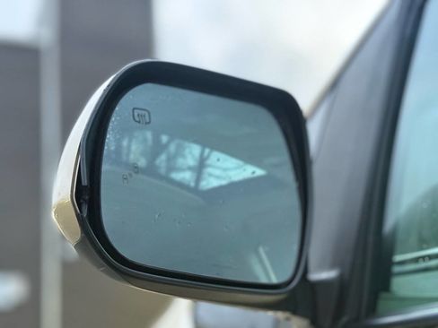 Used 2014 Toyota Sienna XLE image 18