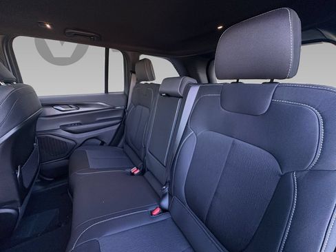 New 2026 Jeep Grand Cherokee Laredo AWD/4WD image 4