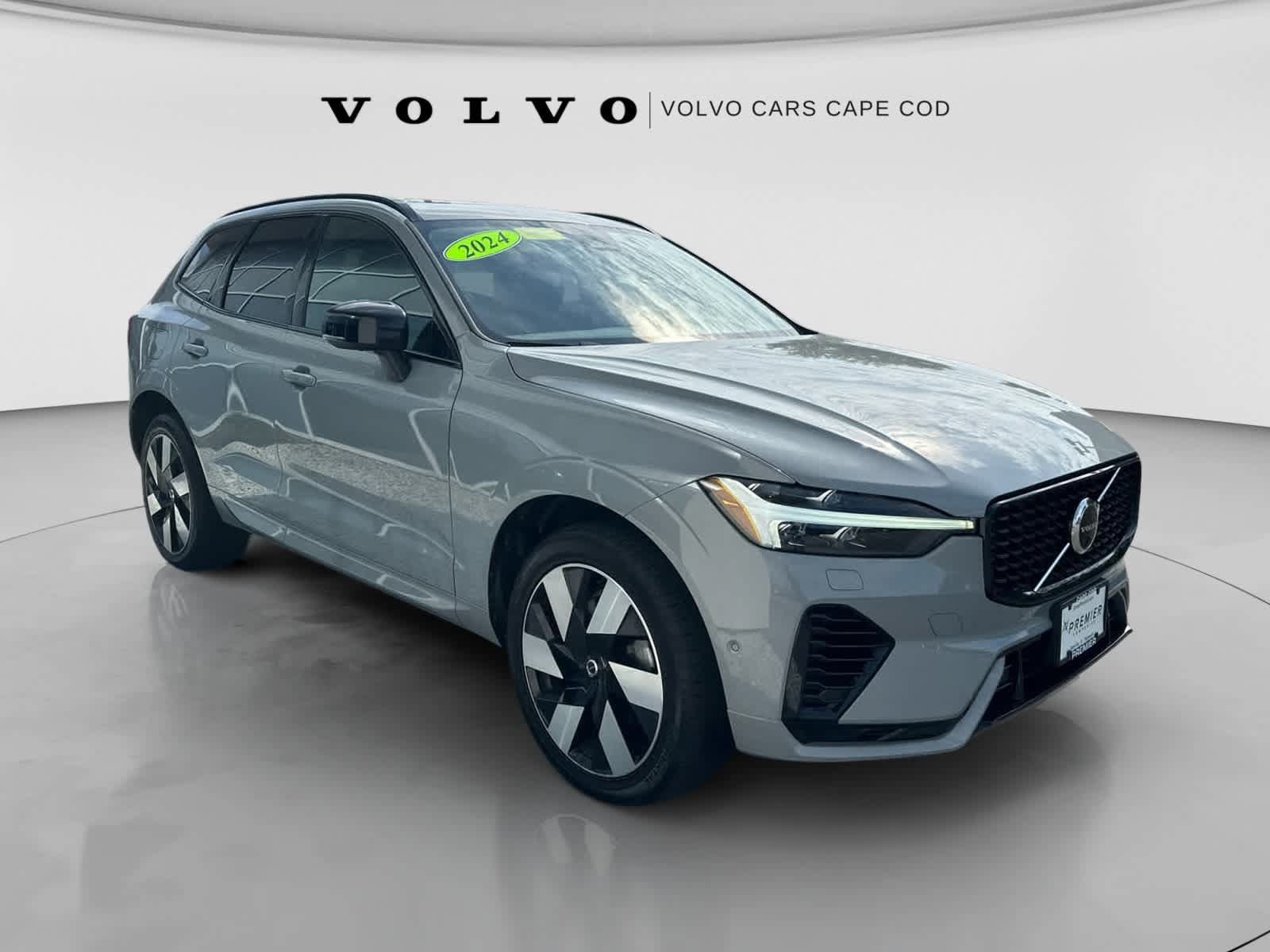 Used 2024 Volvo XC60 T8 Plus w/ Climate Package AWD/4WD image 29
