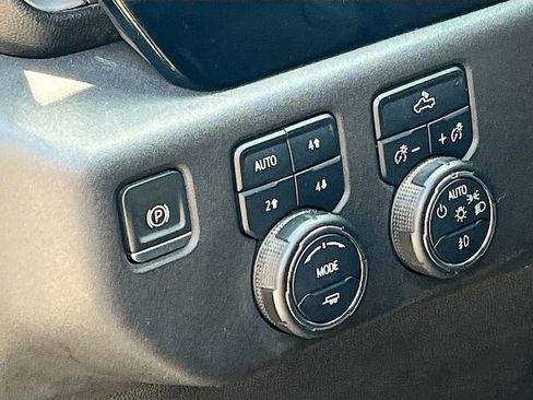 Used 2024 Chevrolet Silverado 1500 LT Trail Boss AWD/4WD image 10