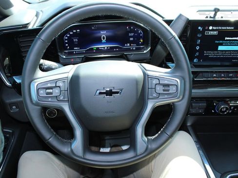 Used 2025 Chevrolet Silverado 1500 LT image 31