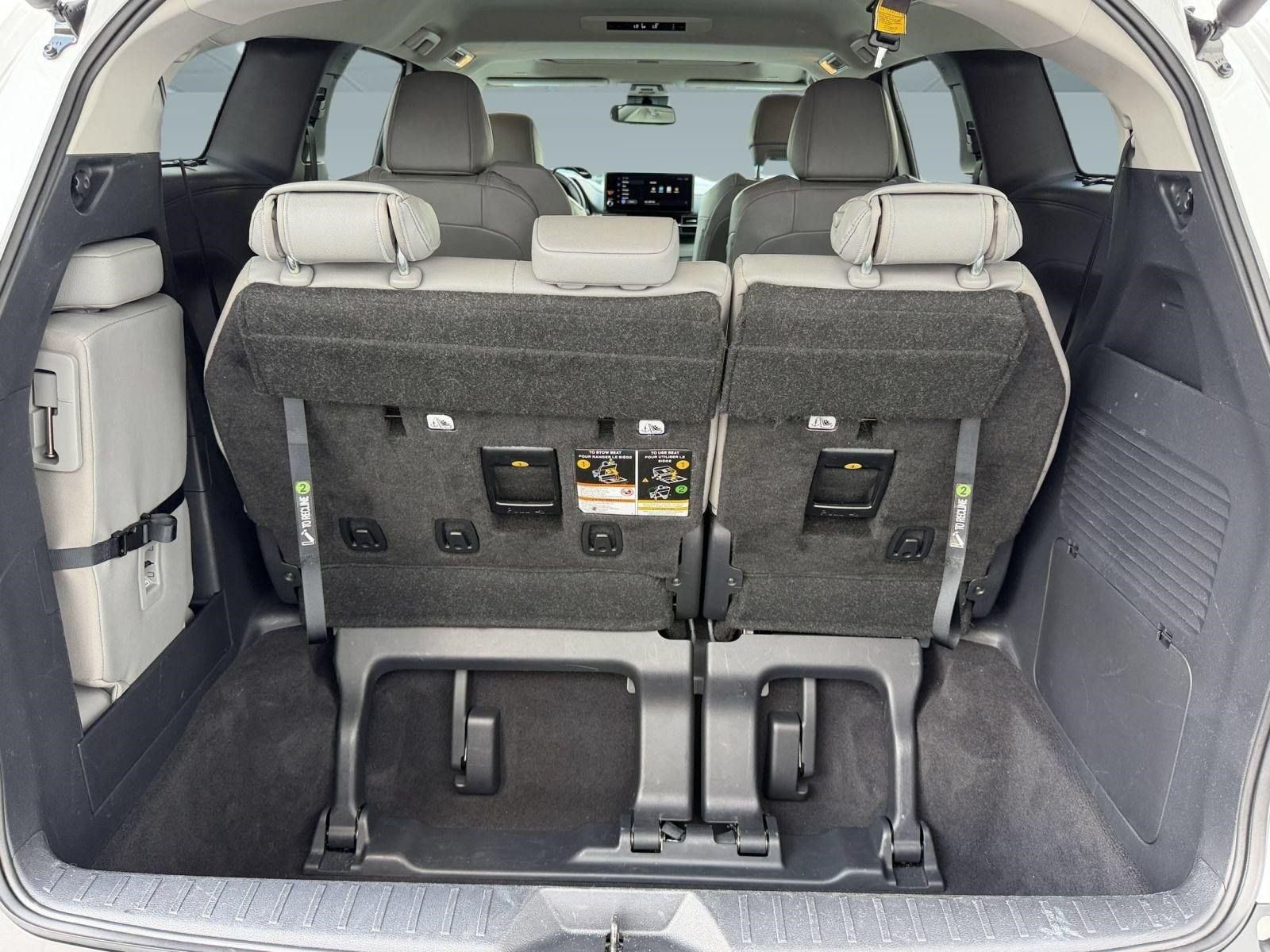 Used 2026 Toyota Sienna XLE FWD image 26