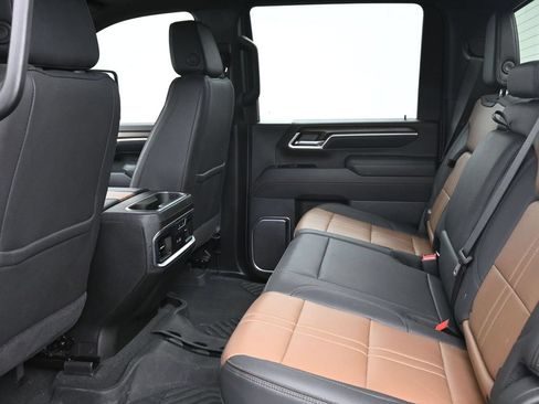 Used 2025 Chevrolet Silverado 2500 High Country w/ High Country Premium Package AWD/4WD image 16