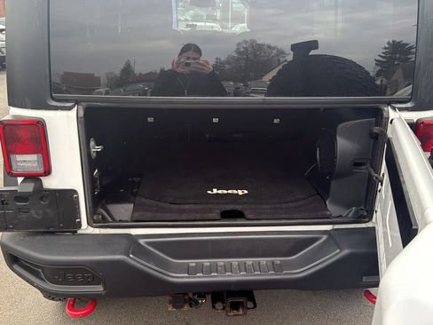 Used 2014 Jeep Wrangler Unlimited Rubicon AWD/4WD image 10
