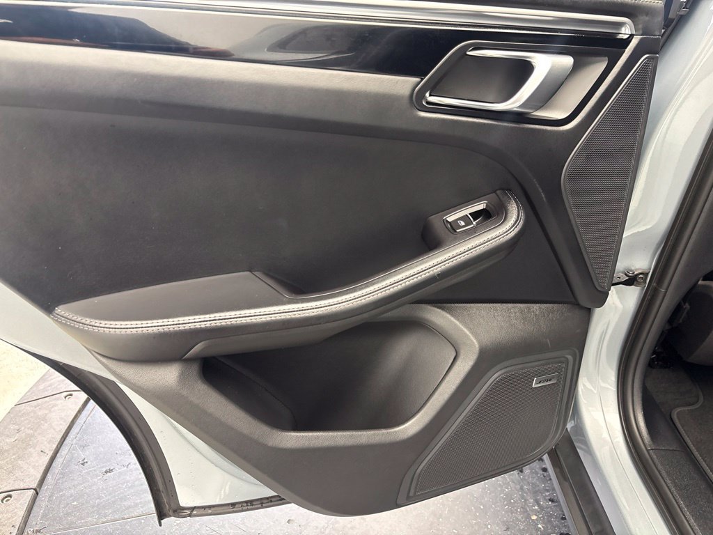 Certified 2024 Porsche Macan Turbo AWD/4WD image 18