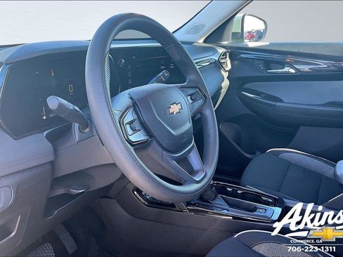 Used 2025 Chevrolet TrailBlazer LT image 13