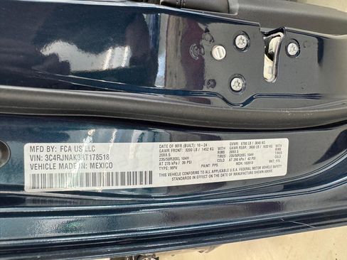 Used 2024 Jeep Wagoneer Launch Edition image 33