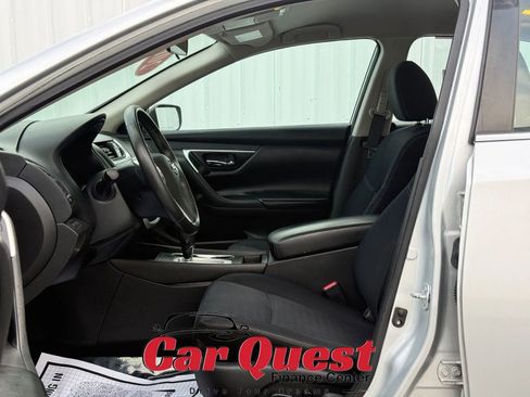 Used 2016 Nissan Altima 2.5 SV image 8
