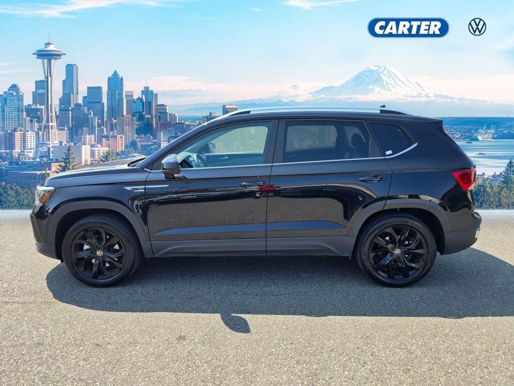 Used 2023 Volkswagen Taos SE w/ Panoramic Sunroof Package AWD/4WD image 6
