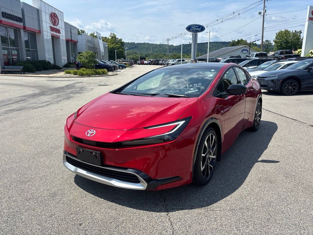New 2026 Toyota Prius Plug-In Hybrid FWD image 3