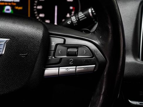 Used 2023 Cadillac XT4 Luxury w/ Cold Weather Package FWD image 28