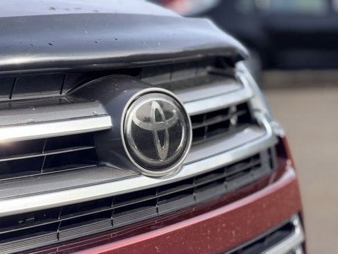 Used 2018 Toyota Highlander Limited image 30