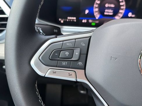 New 2026 Volkswagen Taos SE FWD image 22