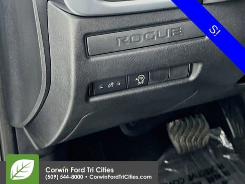 Used 2023 Nissan Rogue S AWD/4WD image 19