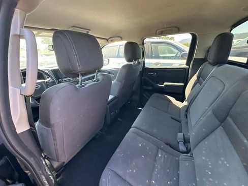 Used 2024 Nissan Frontier SV w/ SV Convenience Package RWD image 10